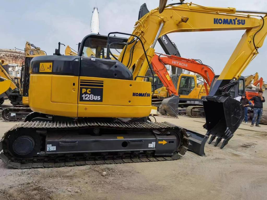 KOMATSU PC 128US - Mini rýpadlo: obrázek 2 KOMATSU PC 128US - Mini rýpadlo: obrázek 2