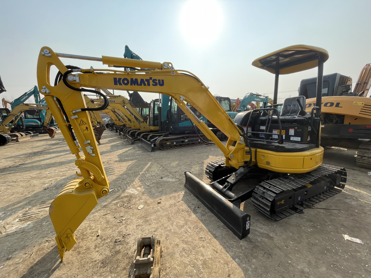 KOMATSU PC 35 MR-3 - Mini rýpadlo: obrázek 2 KOMATSU PC 35 MR-3 - Mini rýpadlo: obrázek 2