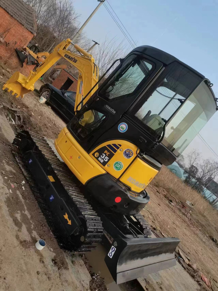 KOMATSU PC 35 MR - Pásové rýpadlo: obrázek 2 KOMATSU PC 35 MR - Pásové rýpadlo: obrázek 2