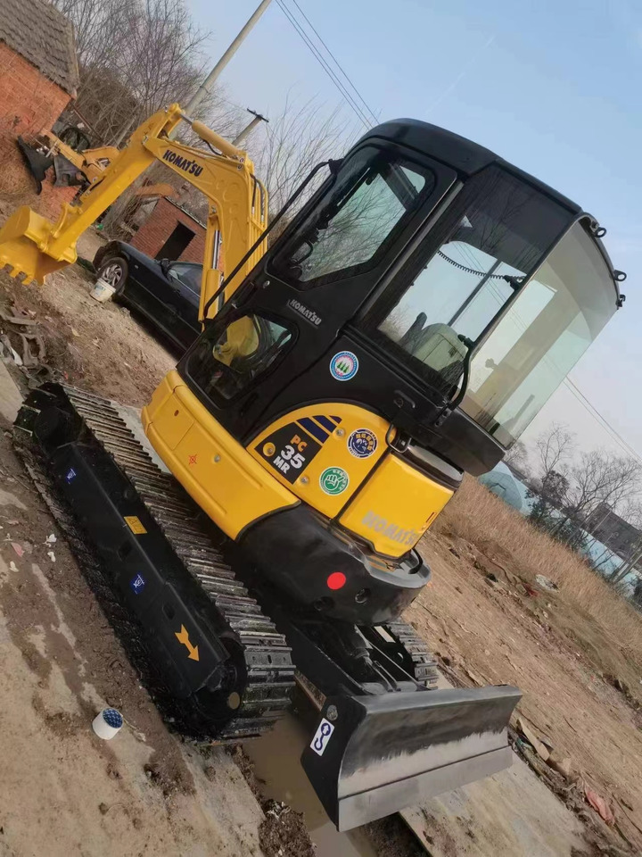KOMATSU PC 35 MR - Pásové rýpadlo: obrázek 5 KOMATSU PC 35 MR - Pásové rýpadlo: obrázek 5