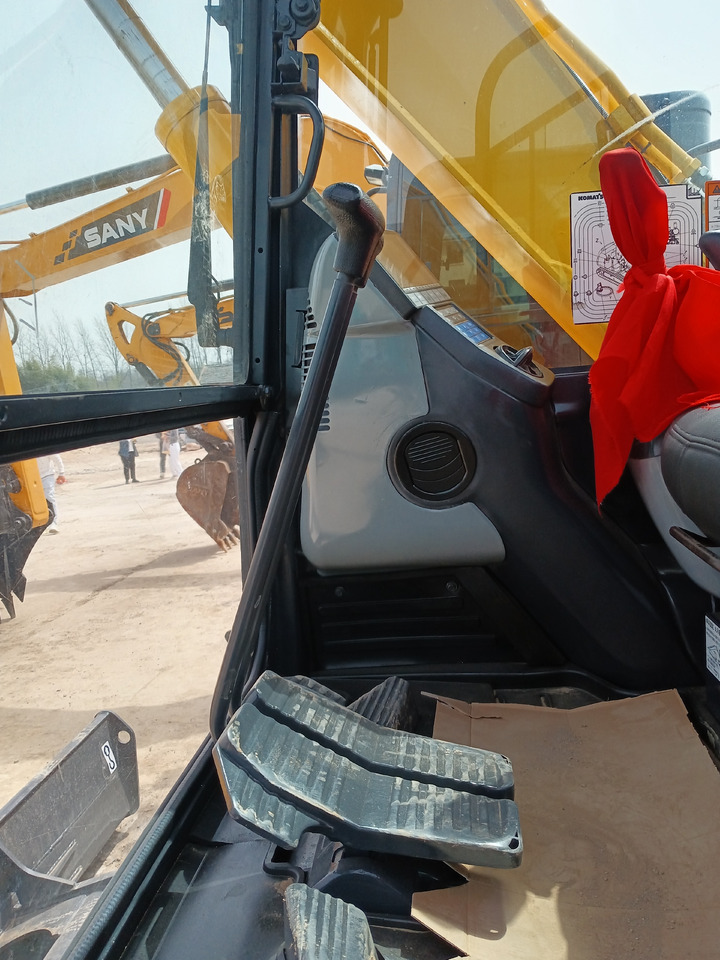 Pásové rýpadlo KOMATSU PC60-8: obrázek 7