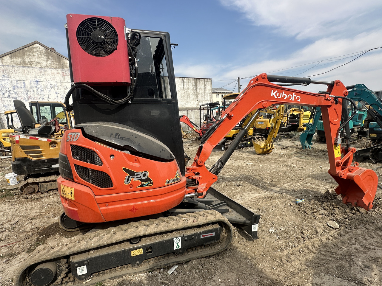 KUBOTA U-20 - Mini rýpadlo: obrázek 2 KUBOTA U-20 - Mini rýpadlo: obrázek 2