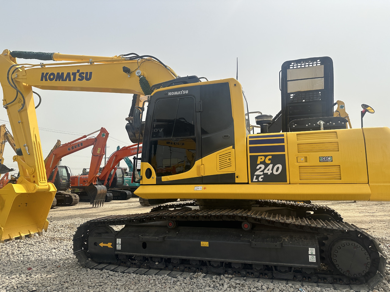 Komatsu PC 240 LC-8 - Pásové rýpadlo: obrázek 1 Komatsu PC 240 LC-8 - Pásové rýpadlo: obrázek 1