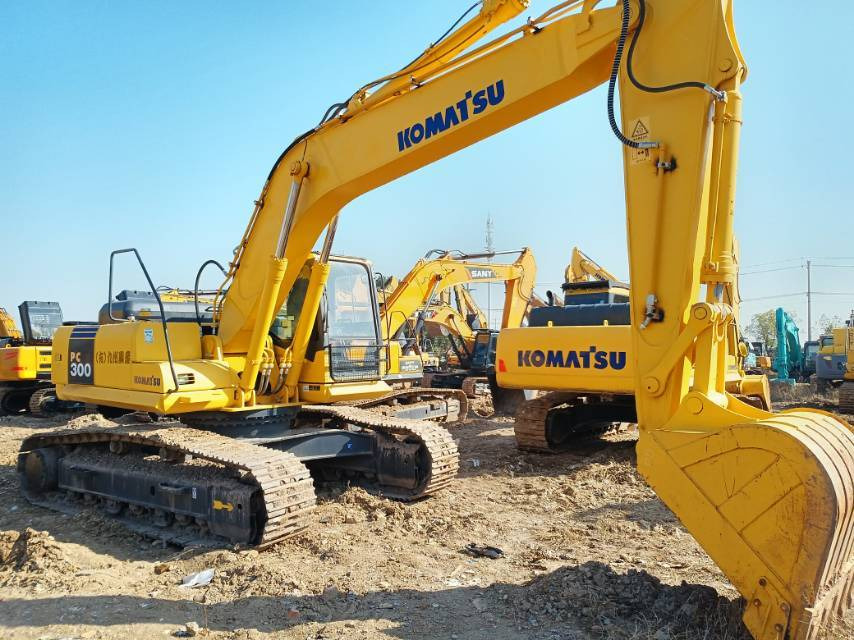 Komatsu PC 300 - Pásové rýpadlo: obrázek 3 Komatsu PC 300 - Pásové rýpadlo: obrázek 3