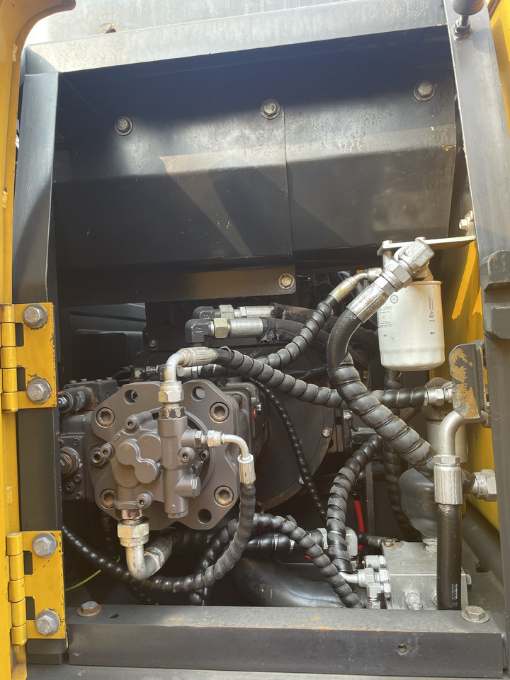 Pásové rýpadlo VOLVO EC140: obrázek 9