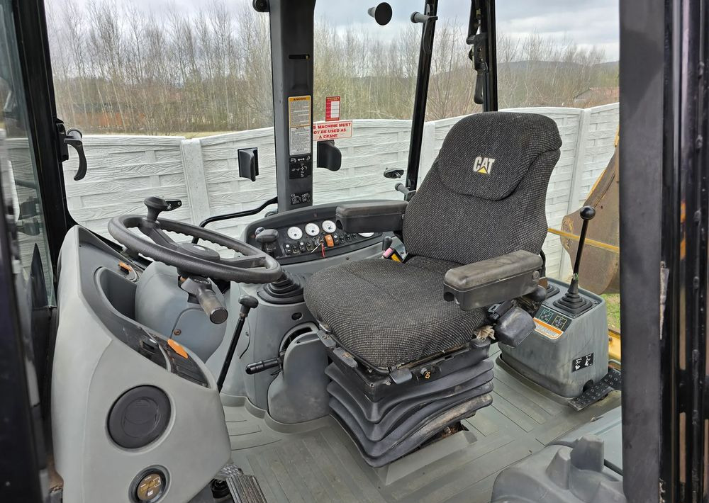 Caterpillar - Rýpadlo-nakladač: obrázek 2 Caterpillar - Rýpadlo-nakladač: obrázek 2