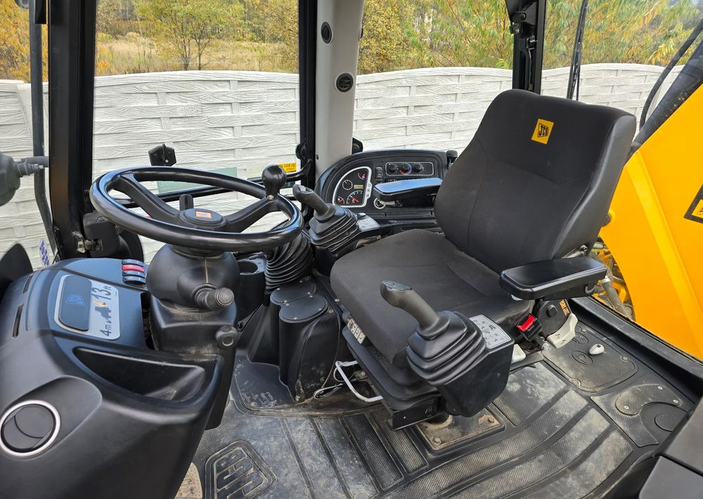 JCB - Rýpadlo-nakladač: obrázek 3 JCB - Rýpadlo-nakladač: obrázek 3