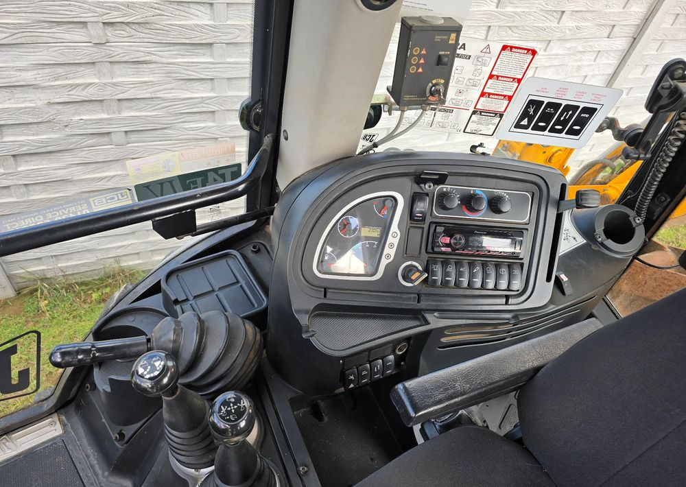 JCB - Rýpadlo-nakladač: obrázek 5 JCB - Rýpadlo-nakladač: obrázek 5