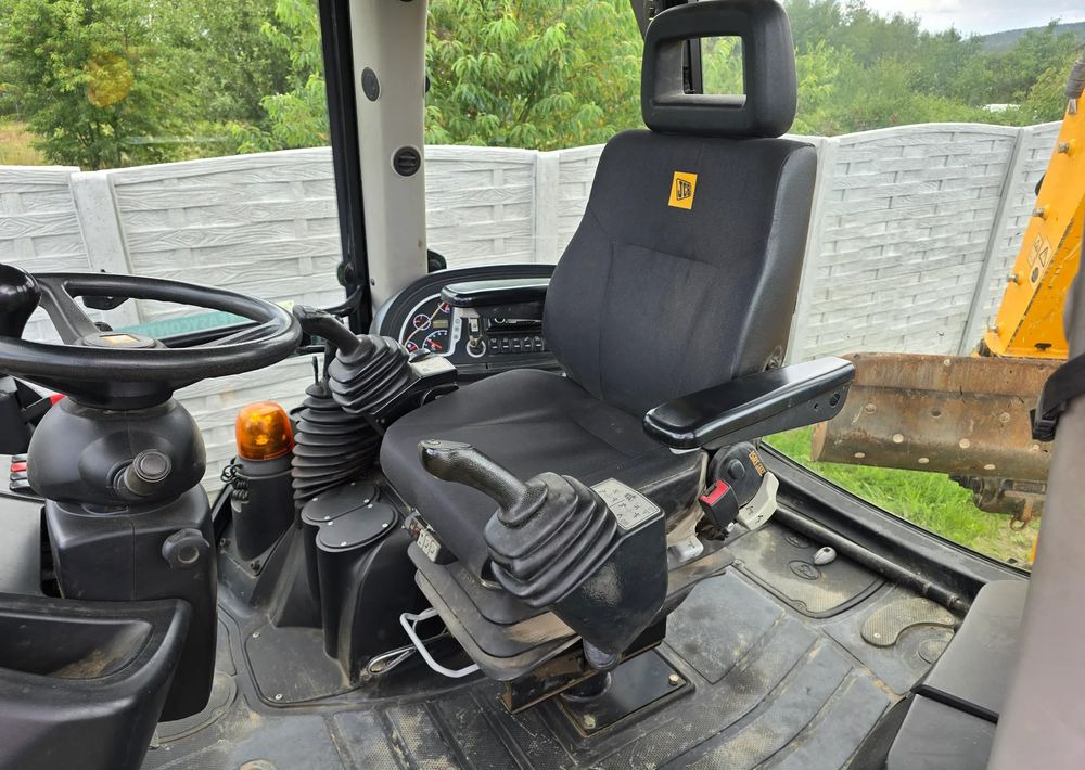 JCB - Rýpadlo-nakladač: obrázek 3 JCB - Rýpadlo-nakladač: obrázek 3