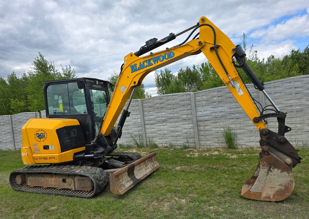 Pásové rýpadlo JCB: obrázek 1