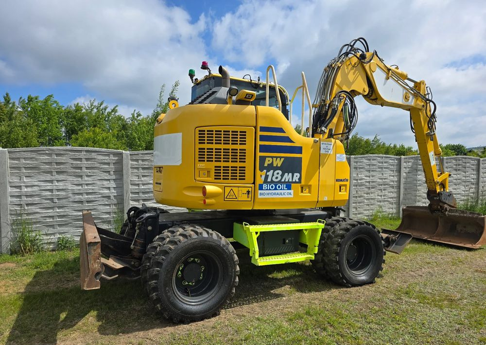 Komatsu - Kolesové rýpadlo: obrázek 4 Komatsu - Kolesové rýpadlo: obrázek 4