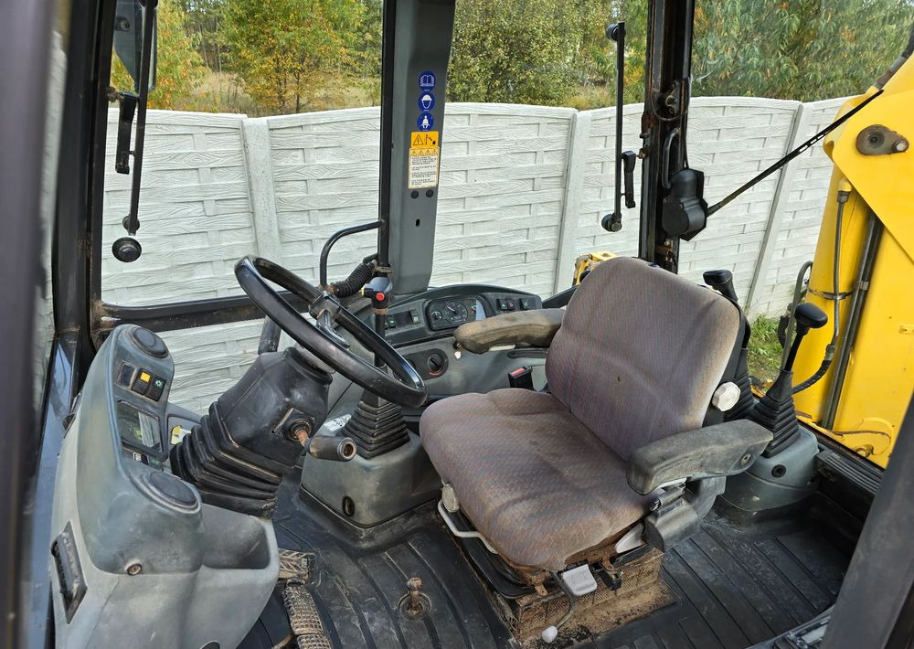 New Holland - Rýpadlo-nakladač: obrázek 3 New Holland - Rýpadlo-nakladač: obrázek 3