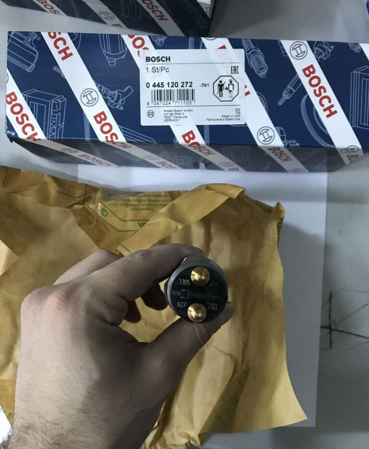 Bosch 0445120272 0 Cummins ALL OF THEM - Injektor pro Rýpadlo-nakladač: obrázek 1 Bosch 0445120272 0 Cummins ALL OF THEM - Injektor pro Rýpadlo-nakladač: obrázek 1