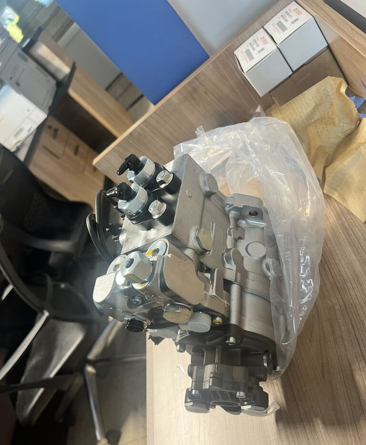 Bosch 2024 Bosch 420DCİ truck - Palivové čerpadlo pro Nákladní auto: obrázek 1 Bosch 2024 Bosch 420DCİ truck - Palivové čerpadlo pro Nákladní auto: obrázek 1