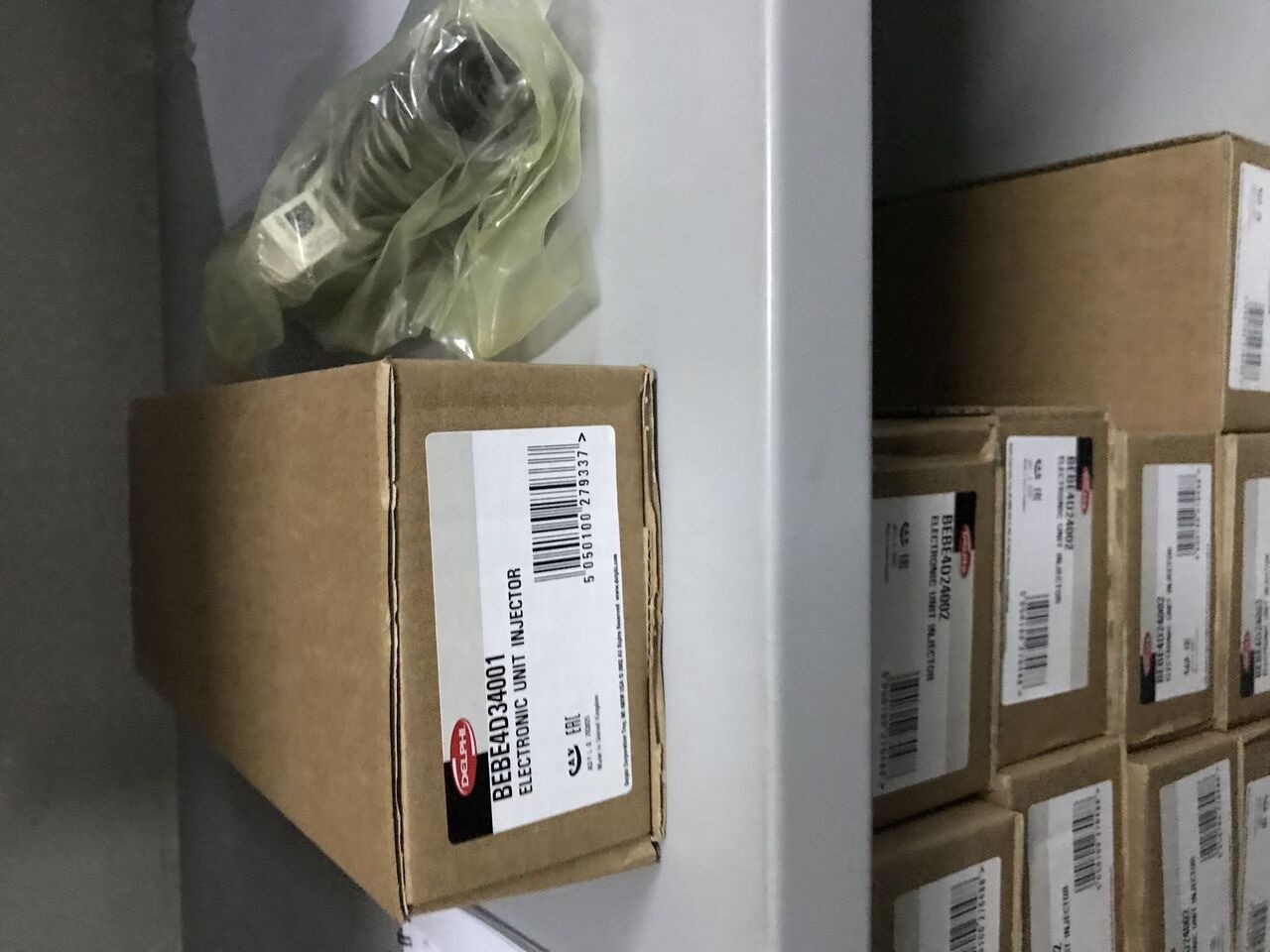 Delphi 2018 20430583 Volvo VOLVO FH SERİES truck - Injektor pro Nákladní auto: obrázek 2 Delphi 2018 20430583 Volvo VOLVO FH SERİES truck - Injektor pro Nákladní auto: obrázek 2