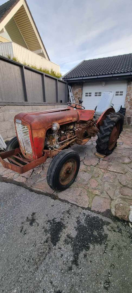 1958 Massey Ferguson MF 35 traktor (rep.-objekt) - Traktor: obrázek 1 1958 Massey Ferguson MF 35 traktor (rep.-objekt) - Traktor: obrázek 1