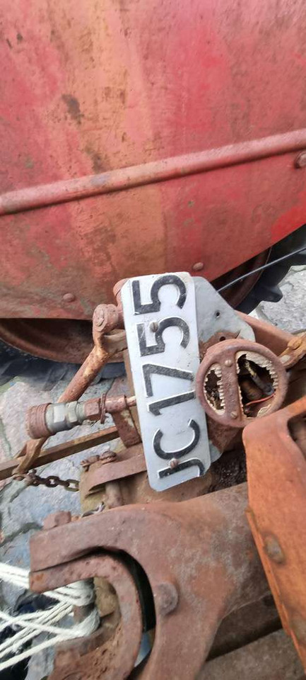 1958 Massey Ferguson MF 35 traktor (rep.-objekt) - Traktor: obrázek 3 1958 Massey Ferguson MF 35 traktor (rep.-objekt) - Traktor: obrázek 3