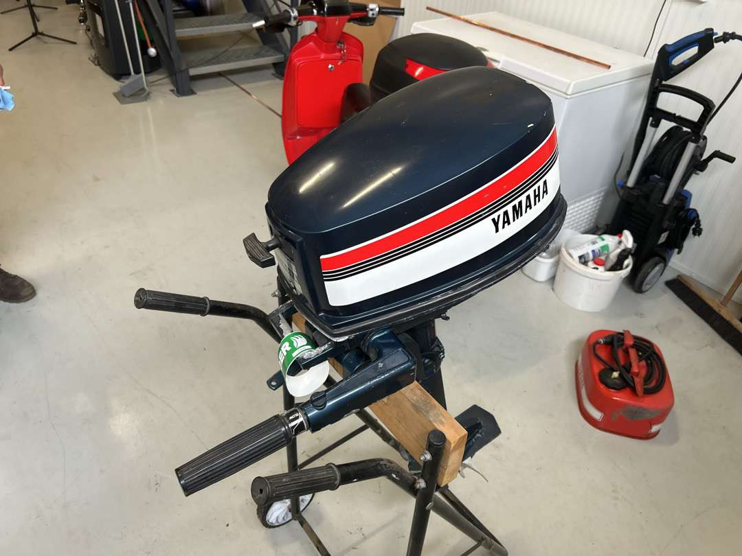 1985 Båtmotor 5 hk fra Yamaha - Nástroj/ Vybavení: obrázek 1 1985 Båtmotor 5 hk fra Yamaha - Nástroj/ Vybavení: obrázek 1