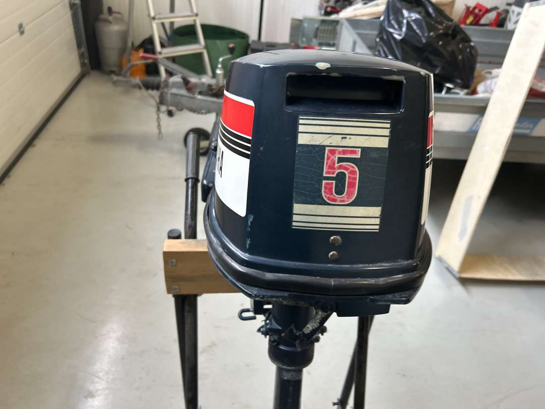 1985 Båtmotor 5 hk fra Yamaha - Nástroj/ Vybavení: obrázek 4 1985 Båtmotor 5 hk fra Yamaha - Nástroj/ Vybavení: obrázek 4