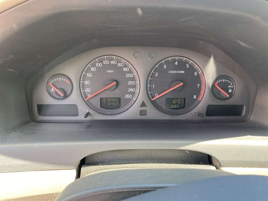 Osobní auto 2001 Volvo XC70 EU-GODKJENT (rep.-objekt): obrázek 10