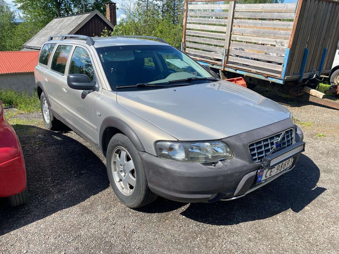 2001 Volvo XC70 EU-GODKJENT (rep.-objekt) - Osobní auto: obrázek 2 2001 Volvo XC70 EU-GODKJENT (rep.-objekt) - Osobní auto: obrázek 2