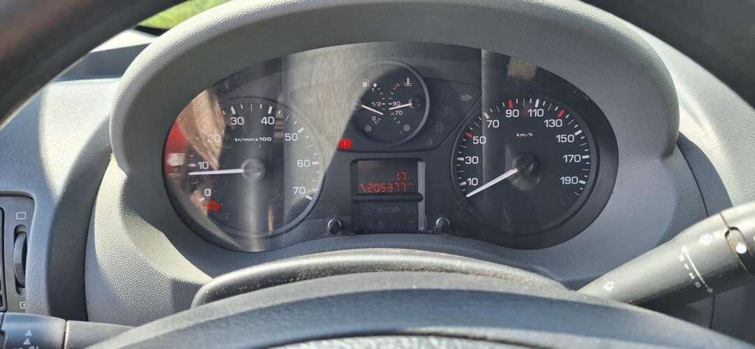2007 Varebil PEUGEOT EXPERT - lang utgave (rep.-objekt) - Furgon: obrázek 5 2007 Varebil PEUGEOT EXPERT - lang utgave (rep.-objekt) - Furgon: obrázek 5