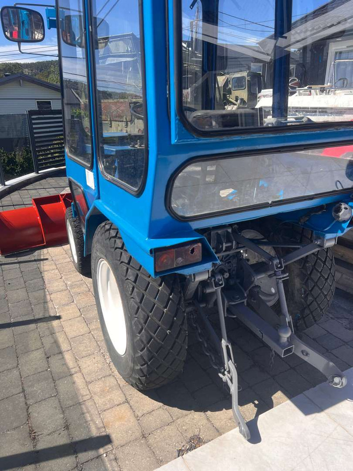 Traktor Iseki TX1500 brøyteskjær og feiekost: obrázek 12