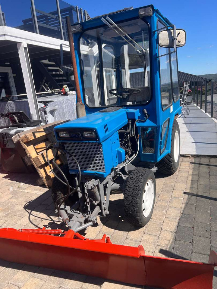 Iseki TX1500 brøyteskjær og feiekost - Traktor: obrázek 5 Iseki TX1500 brøyteskjær og feiekost - Traktor: obrázek 5