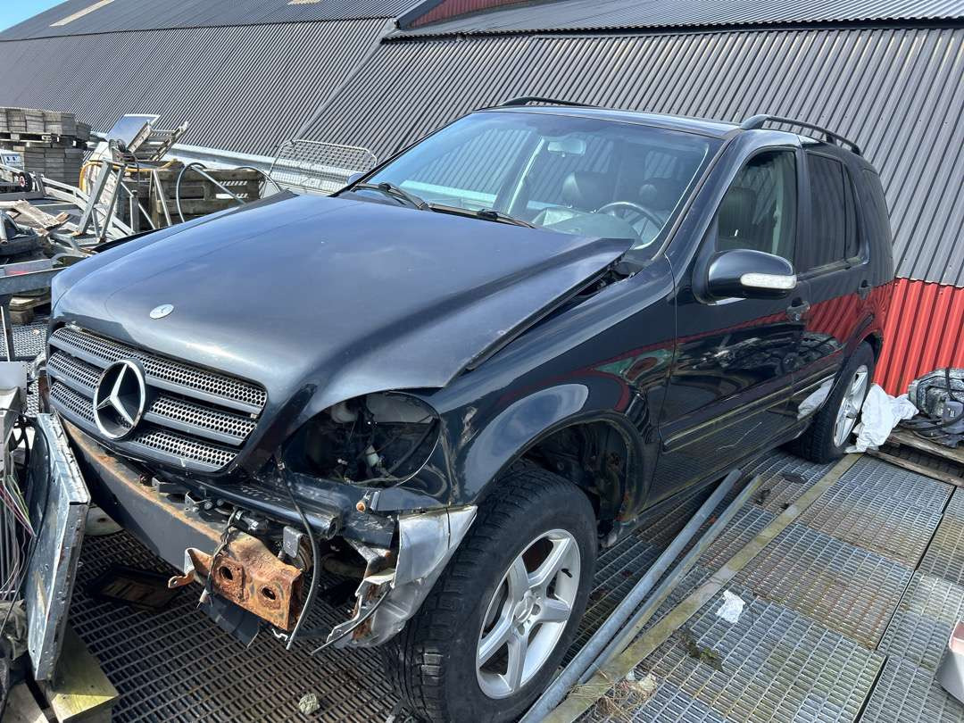 Mercedes-Benz (delebil + girkasse ) - Osobní auto: obrázek 1 Mercedes-Benz (delebil + girkasse ) - Osobní auto: obrázek 1