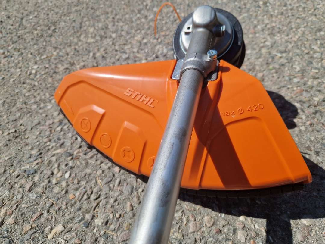 STIHL FSA 130 med AR 3000 ryggsekkbatteri – kraftig og stillegående profftrimmer - Přepravník motocyklů: obrázek 2 STIHL FSA 130 med AR 3000 ryggsekkbatteri – kraftig og stillegående profftrimmer - Přepravník motocyklů: obrázek 2