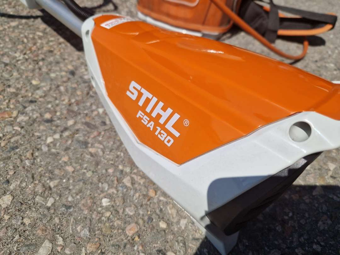 STIHL FSA 130 med AR 3000 ryggsekkbatteri – kraftig og stillegående profftrimmer - Přepravník motocyklů: obrázek 3 STIHL FSA 130 med AR 3000 ryggsekkbatteri – kraftig og stillegående profftrimmer - Přepravník motocyklů: obrázek 3