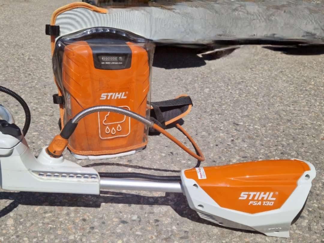 STIHL FSA 130 med AR 3000 ryggsekkbatteri – kraftig og stillegående profftrimmer - Přepravník motocyklů: obrázek 4 STIHL FSA 130 med AR 3000 ryggsekkbatteri – kraftig og stillegående profftrimmer - Přepravník motocyklů: obrázek 4