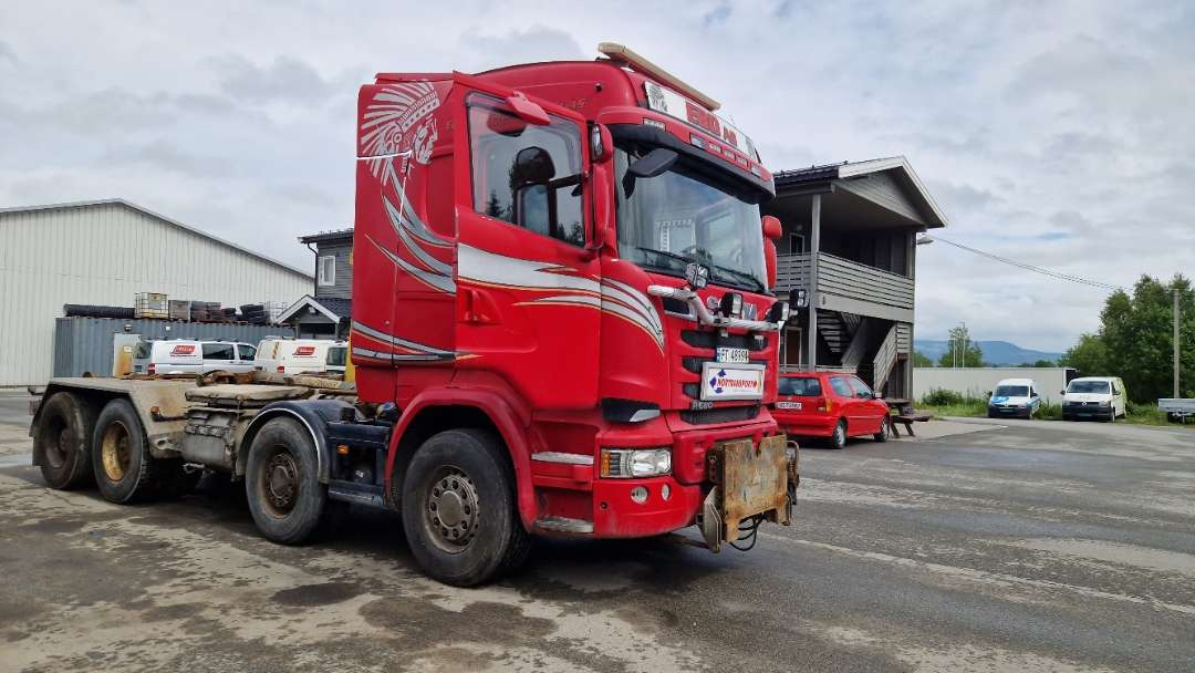 Hákový nosič kontejnerů Scania R580 Brøytebil med sideplog og hydraulisk saltsystem: obrázek 7