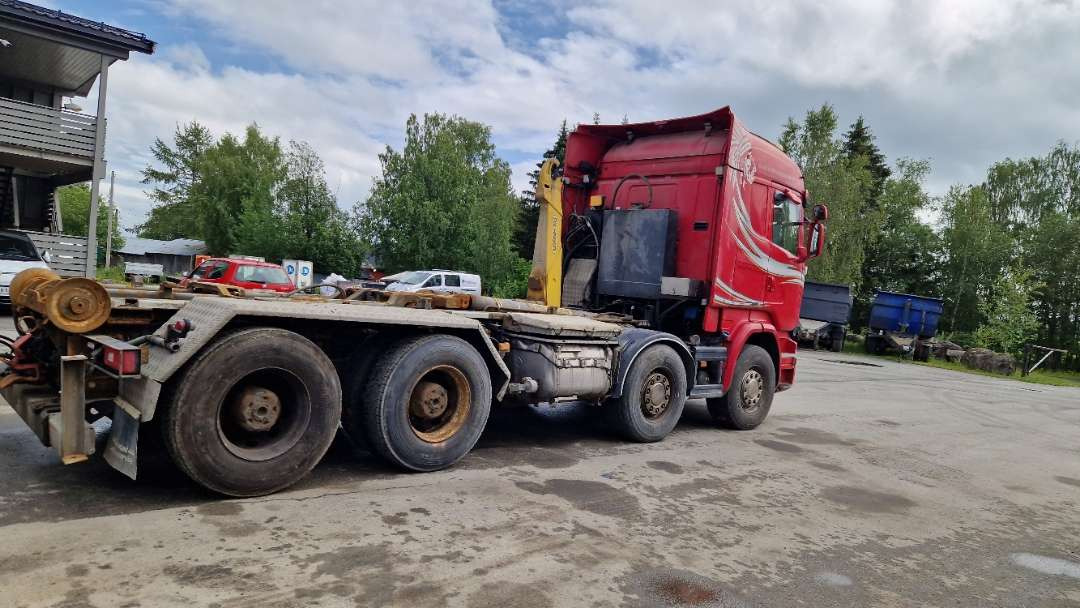 Hákový nosič kontejnerů Scania R580 Brøytebil med sideplog og hydraulisk saltsystem: obrázek 10