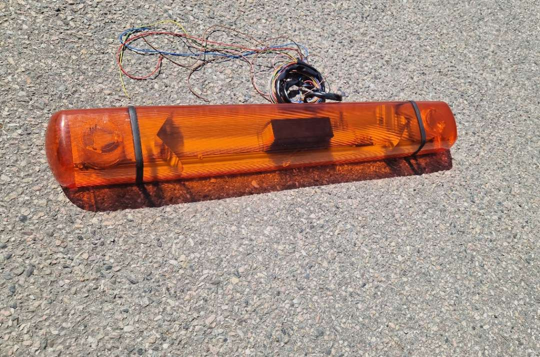 Varsellysbjelke – Puente Serie 3000 (12V / 24V - Přepravník motocyklů: obrázek 2 Varsellysbjelke – Puente Serie 3000 (12V / 24V - Přepravník motocyklů: obrázek 2