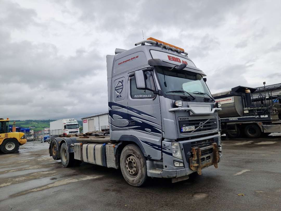 Volvo FH6X2-Krokbil med hydraulisk brøyteutstyr - Hákový nosič kontejnerů: obrázek 1 Volvo FH6X2-Krokbil med hydraulisk brøyteutstyr - Hákový nosič kontejnerů: obrázek 1