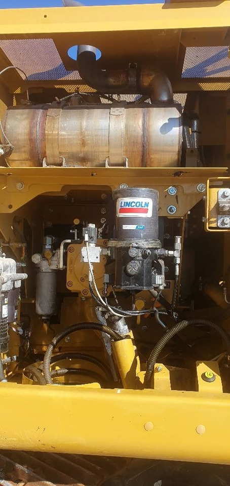 Pásové rýpadlo CAT 320: obrázek 10