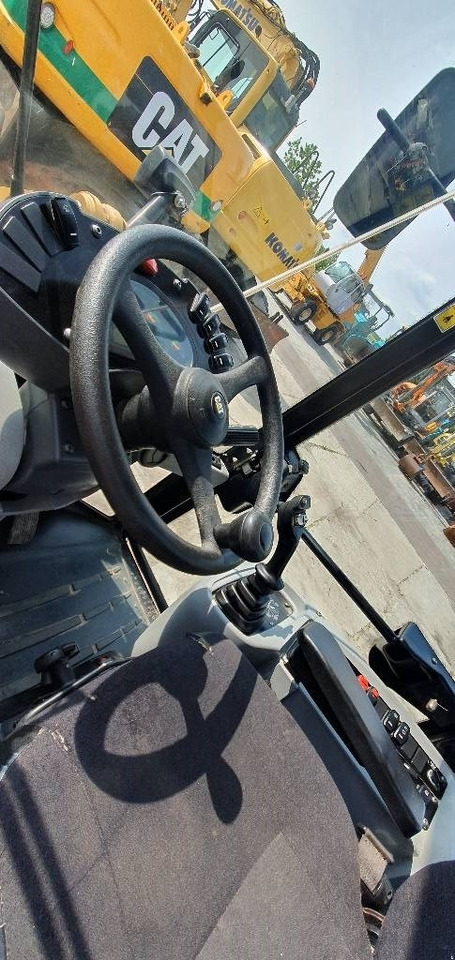 CAT 906M  leasing CAT 906M: obrázek 10