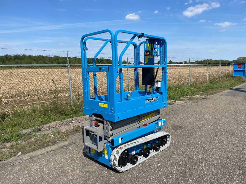 Fronteq FS0507T Tracked Scissor Lift - Nůžková plošina: obrázek 5 Fronteq FS0507T Tracked Scissor Lift - Nůžková plošina: obrázek 5