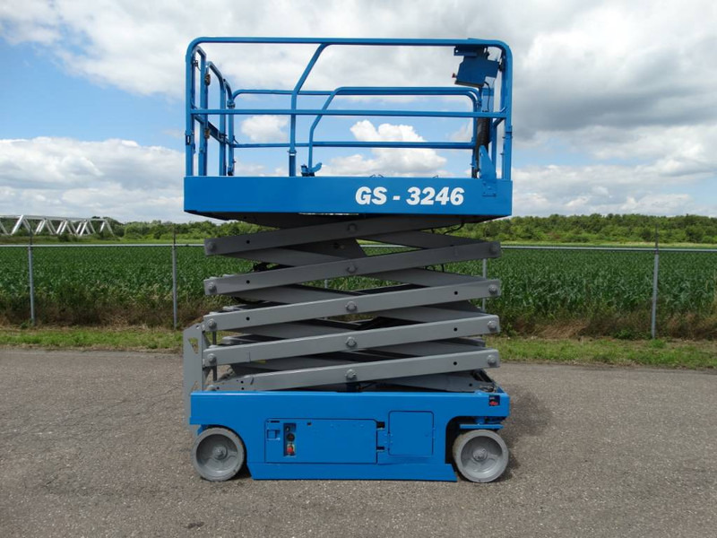 Genie GS 3246 - Nůžková plošina: obrázek 3 Genie GS 3246 - Nůžková plošina: obrázek 3