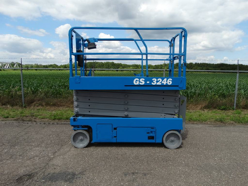 Genie GS 3246 - Nůžková plošina: obrázek 1 Genie GS 3246 - Nůžková plošina: obrázek 1