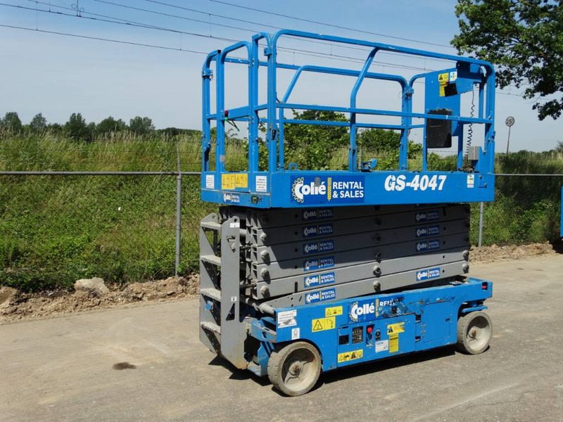 Genie GS 4047 - Nůžková plošina: obrázek 3 Genie GS 4047 - Nůžková plošina: obrázek 3