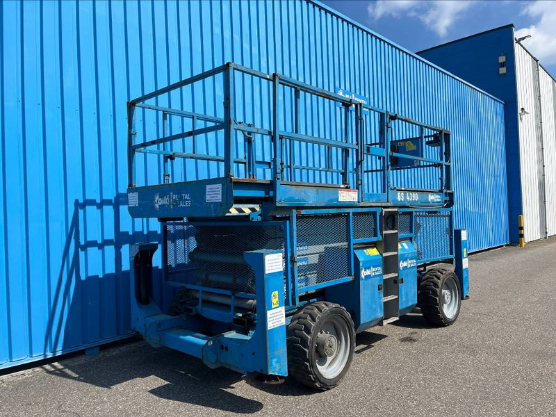 Nůžková plošina Genie GS 4390 RT | 2008: obrázek 6