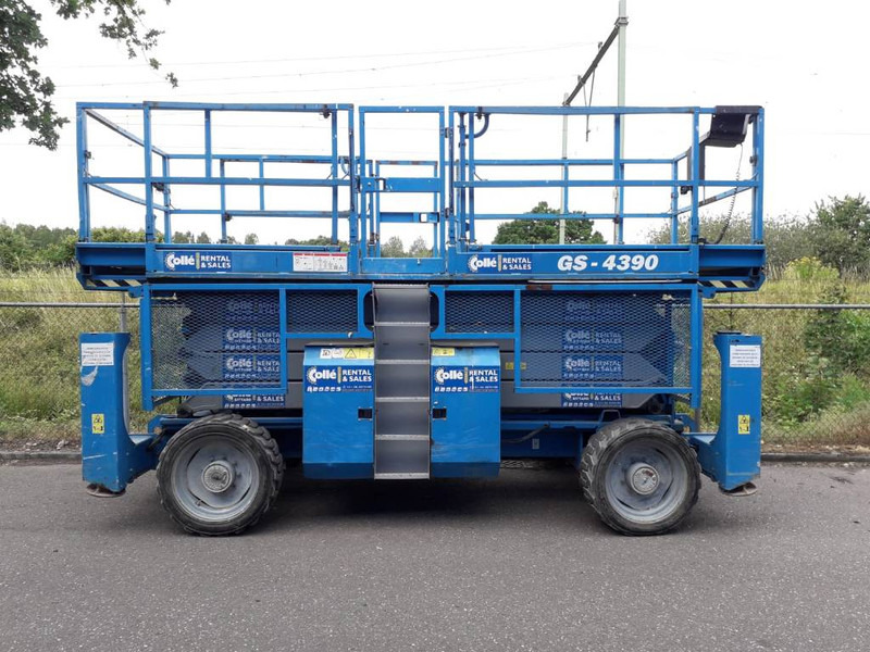 Genie GS 4390 RT - Nůžková plošina: obrázek 1 Genie GS 4390 RT - Nůžková plošina: obrázek 1
