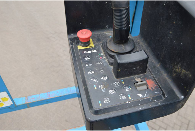 Genie GS4390RT - Nůžková plošina: obrázek 4 Genie GS4390RT - Nůžková plošina: obrázek 4