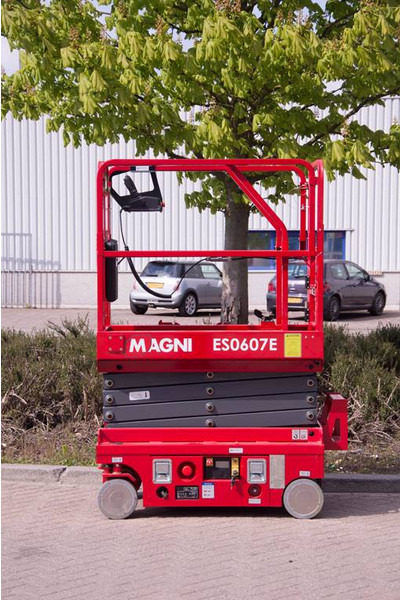 MAGNI ES0607E - Nůžková plošina: obrázek 1 MAGNI ES0607E - Nůžková plošina: obrázek 1