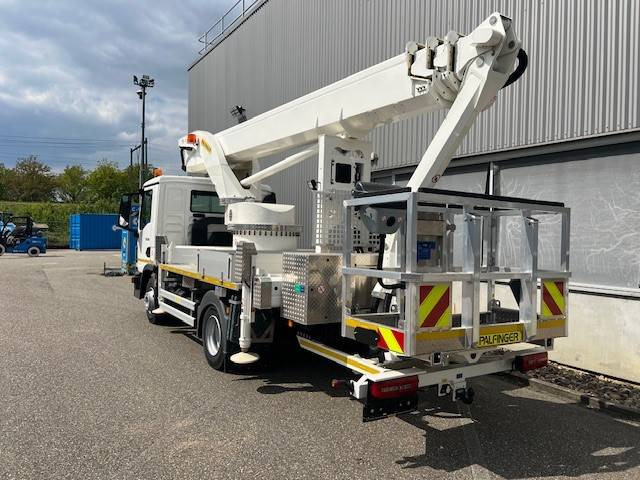 Palfinger P 300 KS - Autoplošina: obrázek 3 Palfinger P 300 KS - Autoplošina: obrázek 3