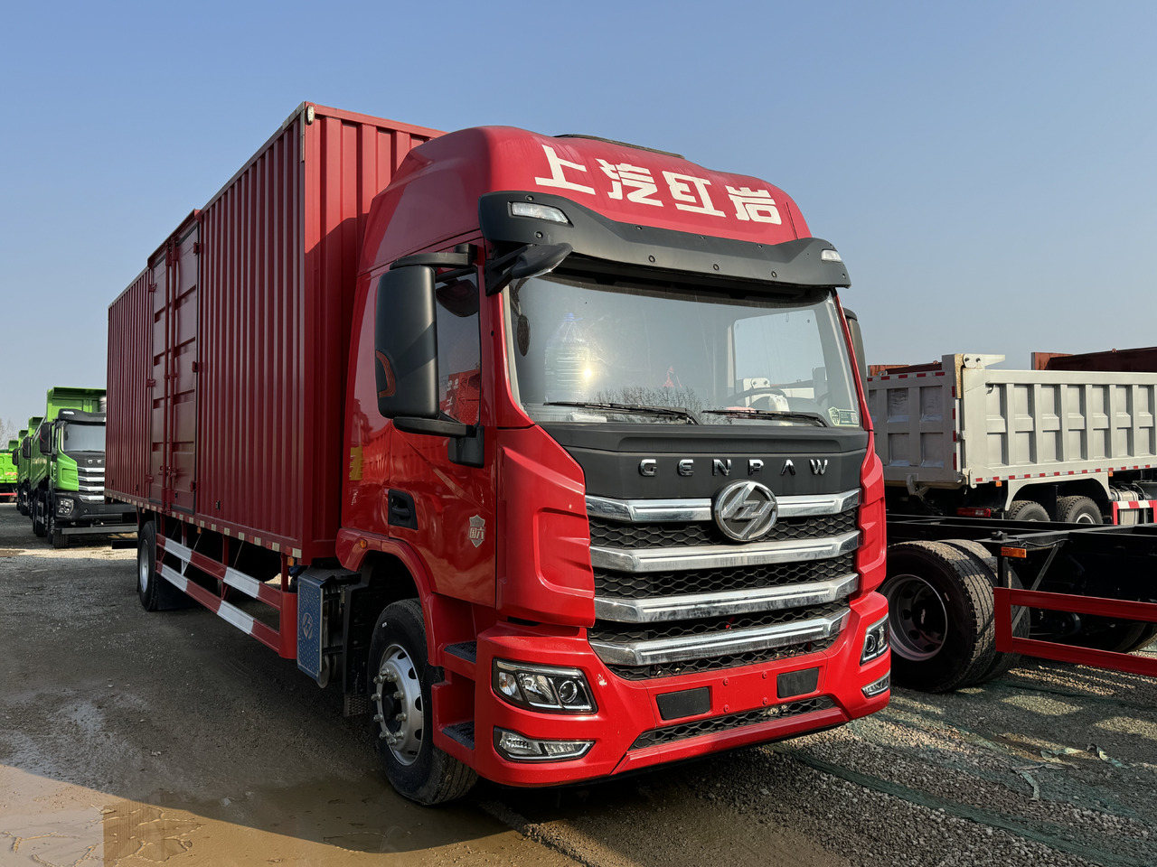 HONGYAN HEAVY TRUCK - Skříňový nákladní auto: obrázek 1 HONGYAN HEAVY TRUCK - Skříňový nákladní auto: obrázek 1