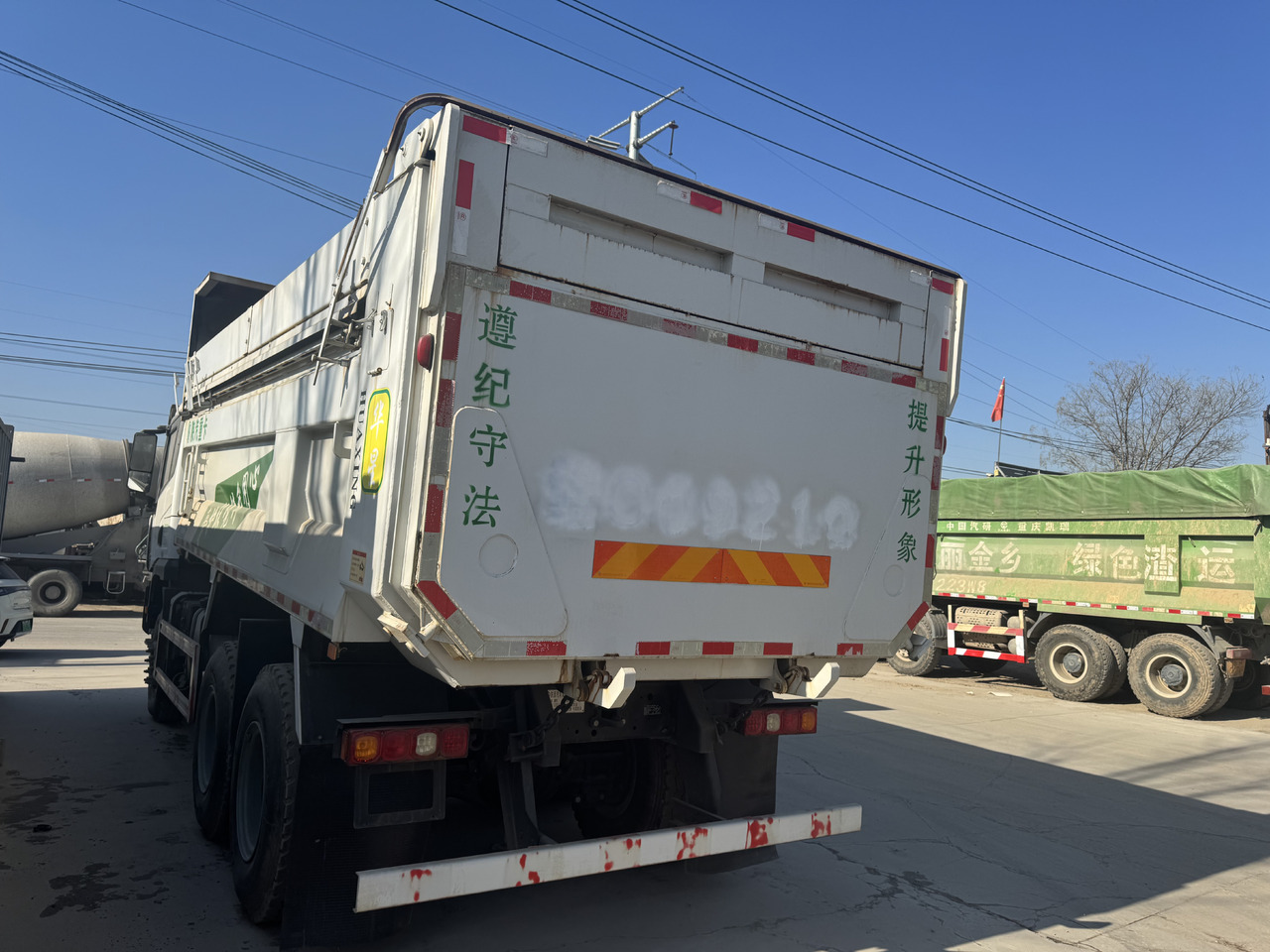 SHACMAN X3000 - Sklápěč: obrázek 4 SHACMAN X3000 - Sklápěč: obrázek 4