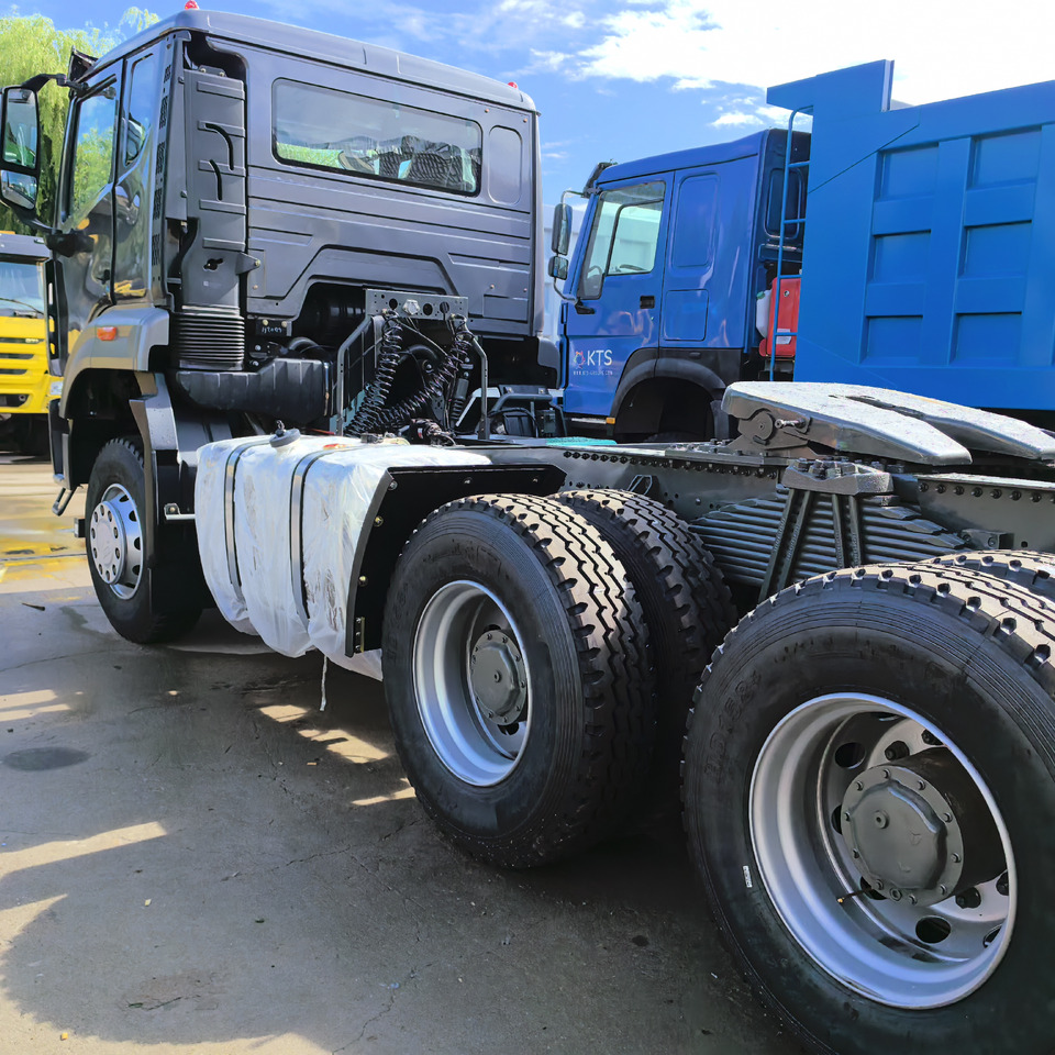 SINOTRUCK HOWO - Tahač: obrázek 4 SINOTRUCK HOWO - Tahač: obrázek 4